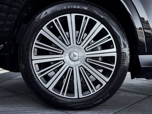 Used 2026 Mercedes-Benz Maybach GLS 600 4MATIC image 3