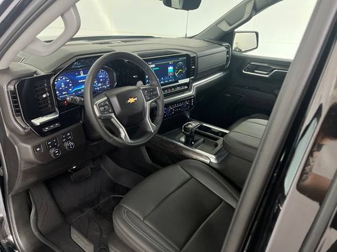 Used 2025 Chevrolet Silverado 1500 LTZ w/ Technology Package AWD/4WD image 24