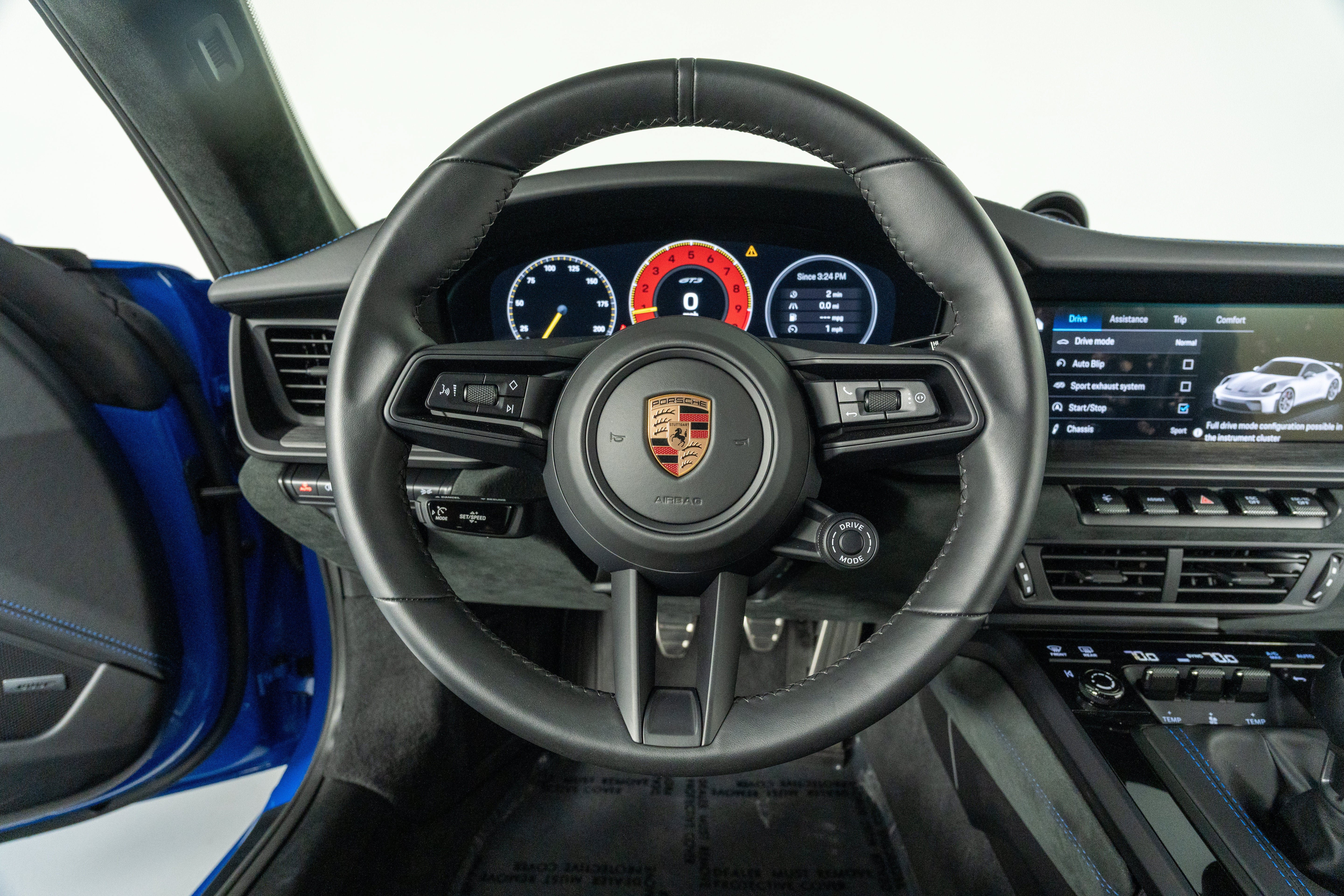 Used 2025 Porsche 911 GT3 RWD image 23