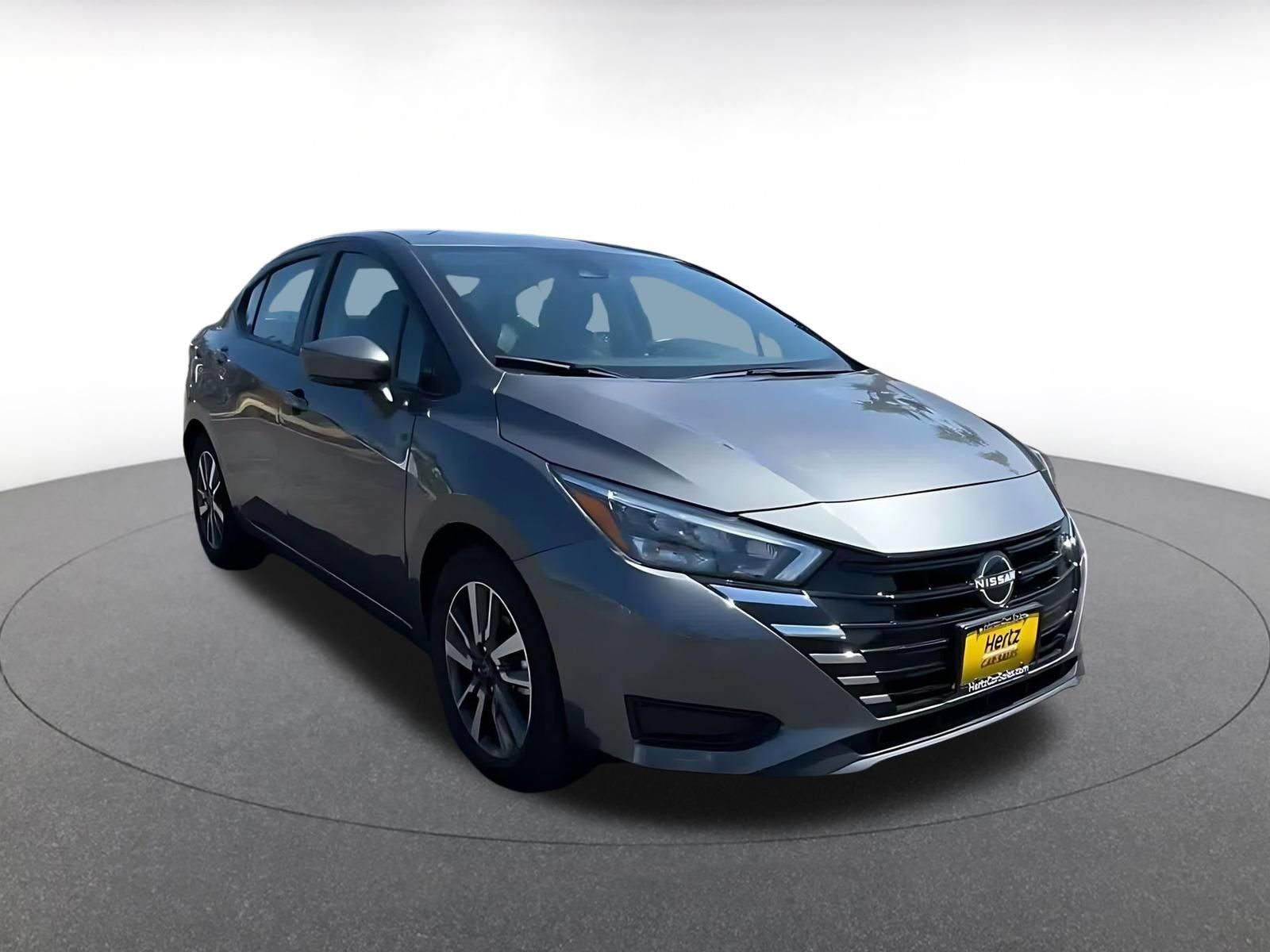 Used 2025 Nissan Versa SV FWD image 3