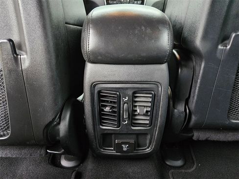 Used 2020 Jeep Grand Cherokee Altitude image 22