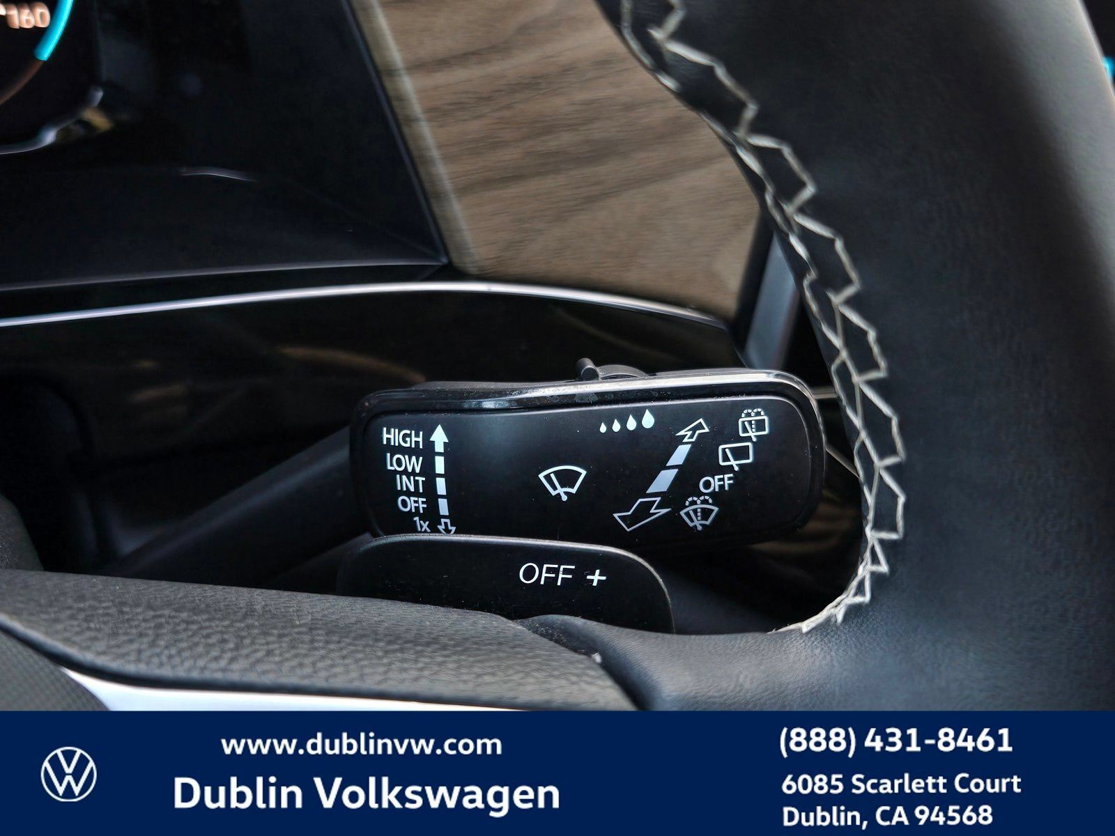 Used 2024 Volkswagen Atlas SE AWD/4WD image 22