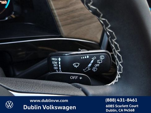 Used 2024 Volkswagen Atlas SE AWD/4WD image 22