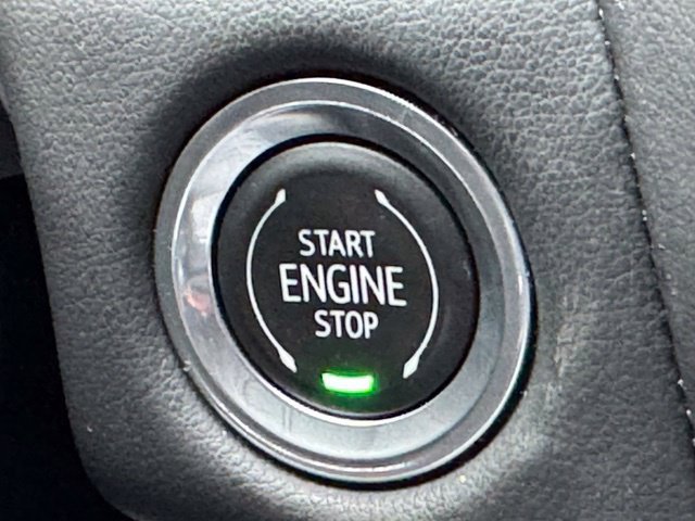 Certified 2022 GMC Yukon XL SLT w/ SLT Premium Package AWD/4WD image 42
