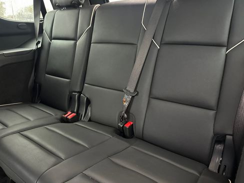 Certified 2025 Cadillac Escalade Premium Luxury image 18