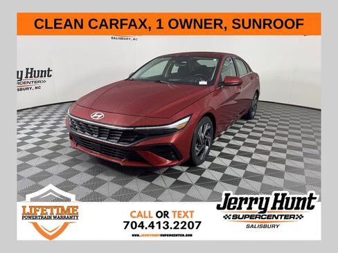 Used 2025 Hyundai Elantra SEL image 1