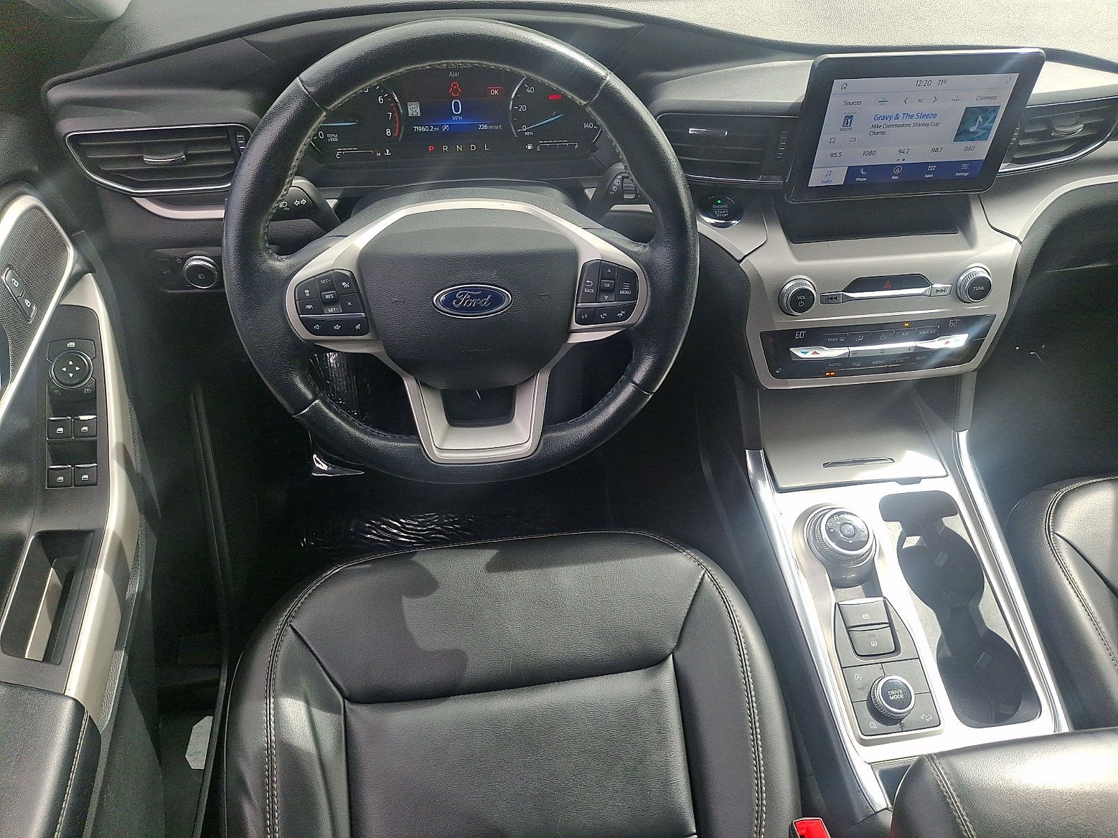 Used 2021 Ford Explorer XLT w/ Equipment Group 202A AWD/4WD image 12