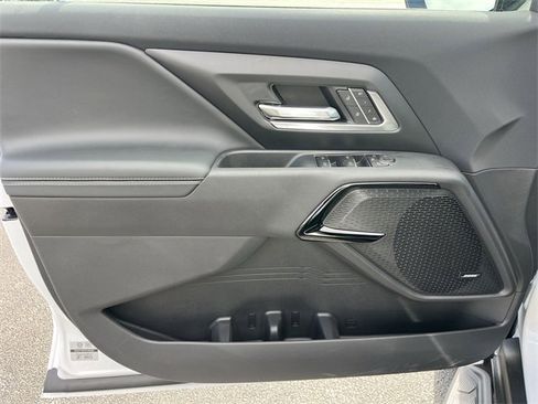 New 2025 Chevrolet Silverado EV LT image 22