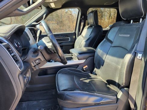 Used 2019 RAM 3500 Laramie image 13
