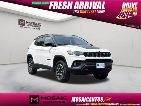 Used 2026 Jeep Compass Trailhawk AWD/4WD image 1