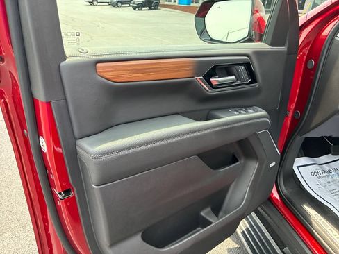 Used 2025 GMC Yukon XL Denali w/ Sun & Power Step Package AWD/4WD image 12