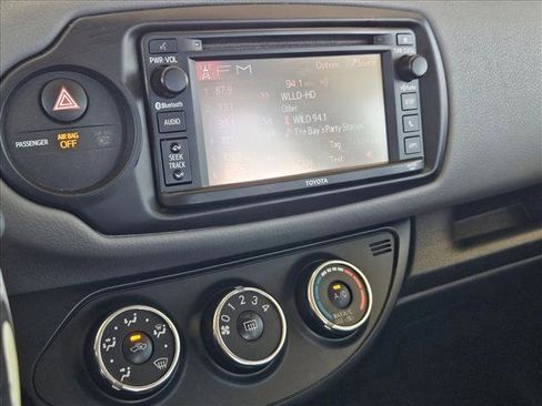 Used 2015 Toyota Yaris L image 8