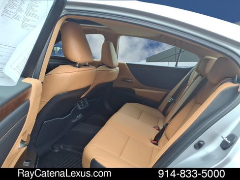 Certified 2024 Lexus ES 250 w/ Premium Package AWD/4WD image 16