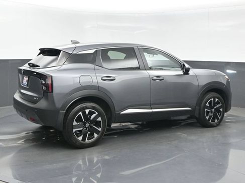 Used 2025 Nissan Kicks SV AWD/4WD image 6