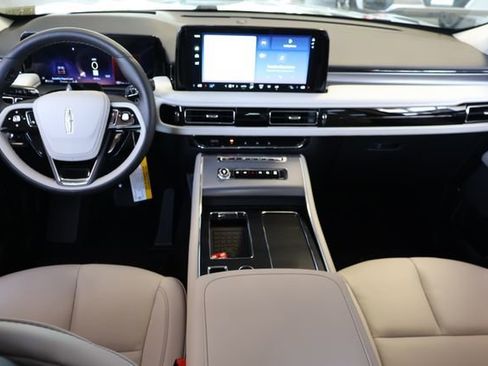 New 2025 Lincoln Aviator 2WD w/ Jet Appearance Package image 16