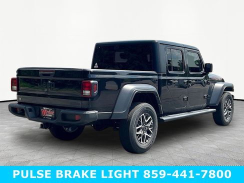 Used 2021 Jeep Gladiator Sport AWD/4WD image 6