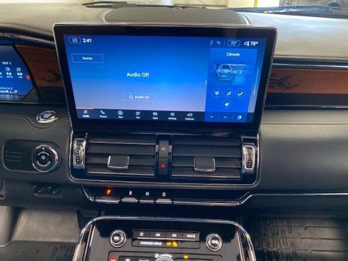 Certified 2024 Lincoln Navigator Black Label image 24