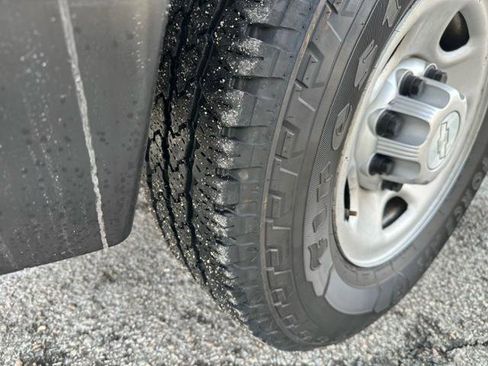 Used 2015 Chevrolet Express 2500 image 39