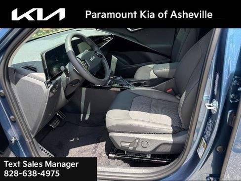 New 2025 Kia Niro EX Touring image 18