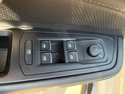 Used 2024 Volkswagen Atlas SE FWD image 25