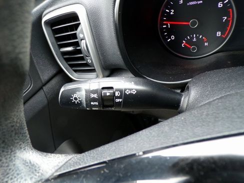 Used 2020 Kia Sportage LX image 15