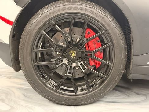 Used 2024 Lamborghini Huracan Sterrato AWD/4WD image 9