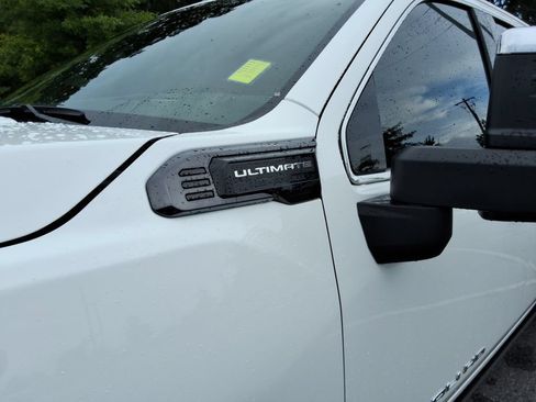 Used 2025 GMC Sierra 3500 Denali Ultimate AWD/4WD image 11