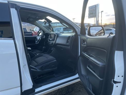 Used 2018 GMC Canyon SLE w/ SLE Convenience Package image 14