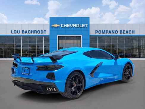 Used 2022 Chevrolet Corvette Stingray Preferred Cpe w/ Z51 Performance Package RWD image 3