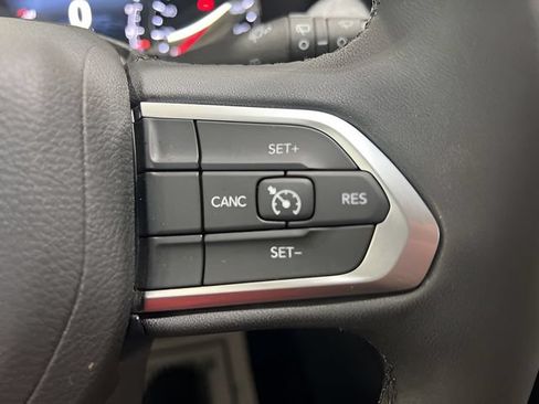 Used 2023 Jeep Compass Latitude AWD/4WD image 20