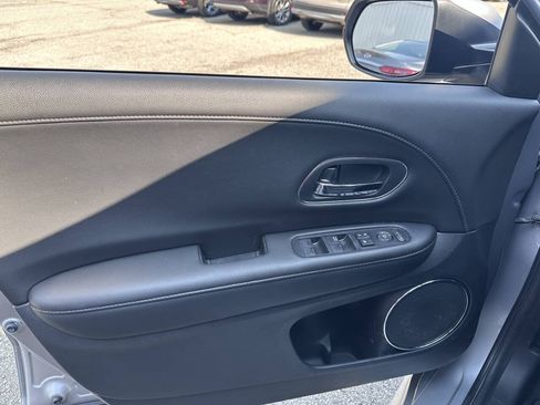 Used 2019 Honda HR-V Touring image 36