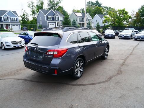 Used 2018 Subaru Outback 2.5i Limited AWD/4WD image 6