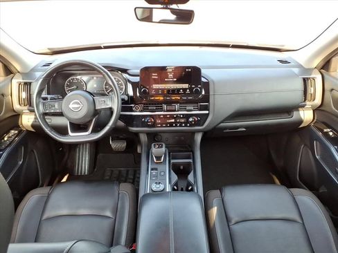 Used 2023 Nissan Pathfinder SL AWD/4WD image 26