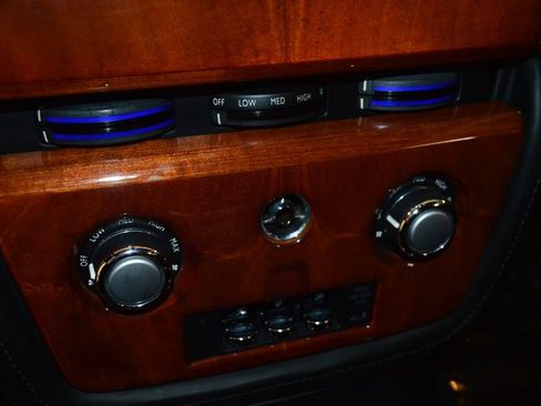 Used 2009 Rolls-Royce Phantom Drophead Coupe RWD image 30