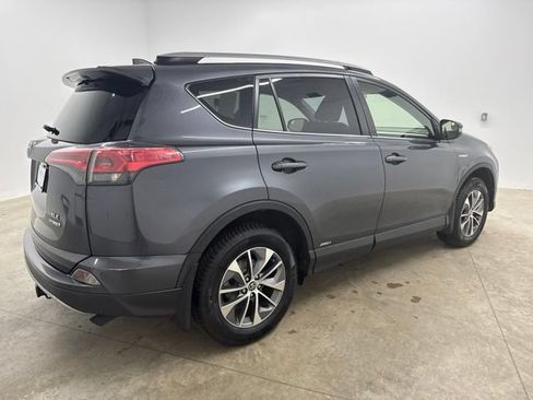 Used 2017 Toyota RAV4 XLE w/ All Weather Liner Package AWD/4WD image 5