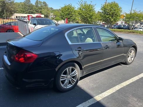 Used 2013 INFINITI G37 x w/ Premium Pkg image 3