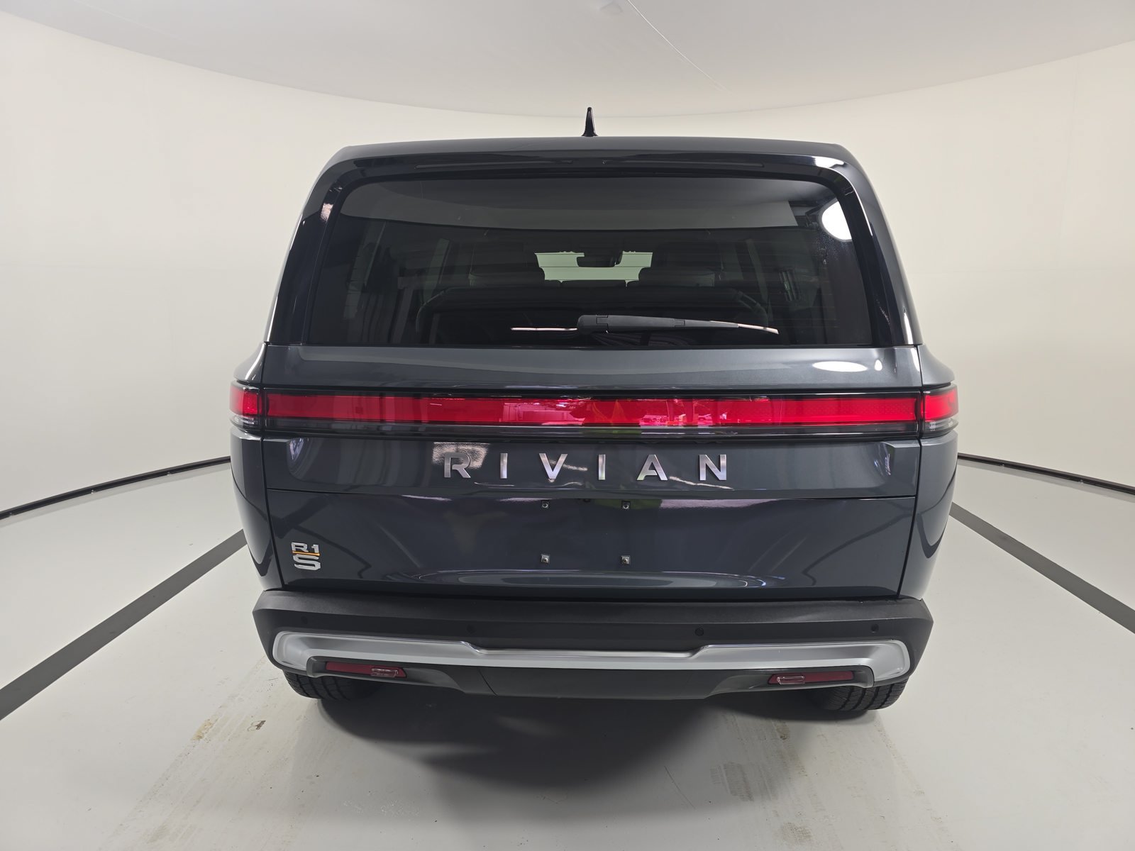 Used 2023 Rivian R1S Launch Edition Quad AWD/4WD image 4