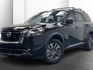 Certified 2025 Nissan Pathfinder SV video 3