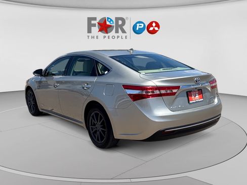 Used 2014 Toyota Avalon Limited w/ Technology Package FWD image 3