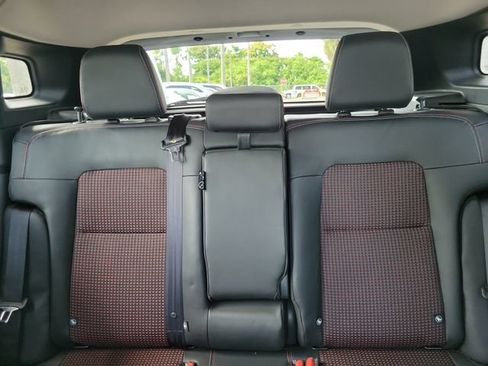 Used 2025 Nissan Kicks SR FWD image 26
