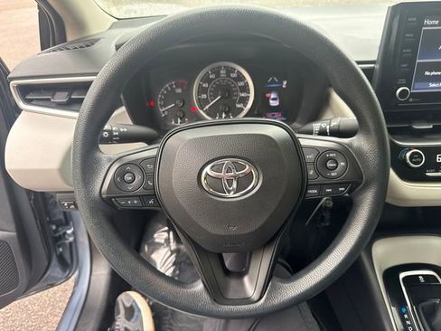 Certified 2022 Toyota Corolla LE image 31