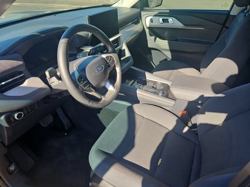 Used 2025 Ford Explorer Active RWD image 15