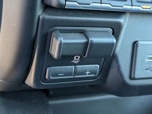 Used 2020 Chevrolet Silverado 1500 RST AWD/4WD image 28