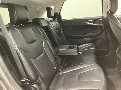 Used 2019 Ford Edge Titanium FWD image 36
