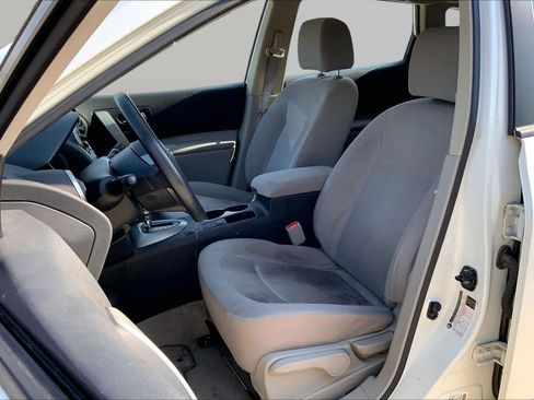 Used 2013 Nissan Rogue S FWD image 8