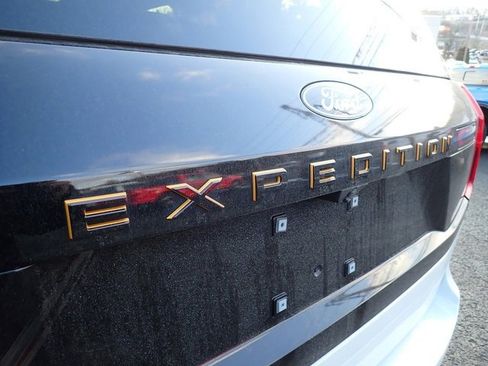 Used 2025 Ford Expedition Tremor image 6