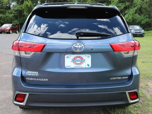 Used 2019 Toyota Highlander Limited Platinum w/ Carpet Mat Package (TMS) AWD/4WD image 21