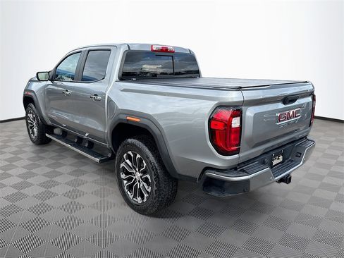Used 2023 GMC Canyon Denali image 8