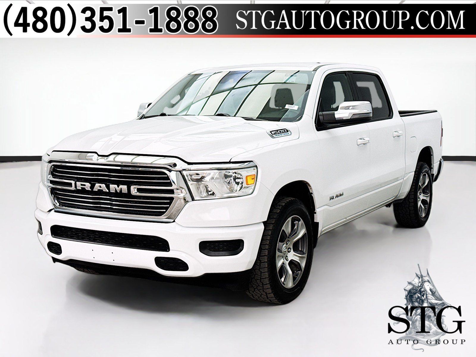 Used 2024 RAM 1500 Laramie AWD/4WD image 1
