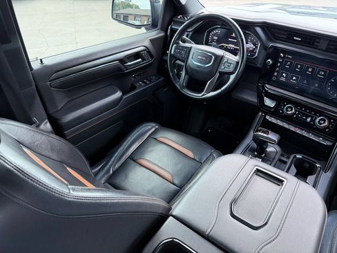 Used 2022 GMC Sierra 1500 AT4 w/ Technology Package AWD/4WD image 10
